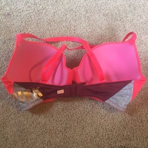 VS tshirt bra